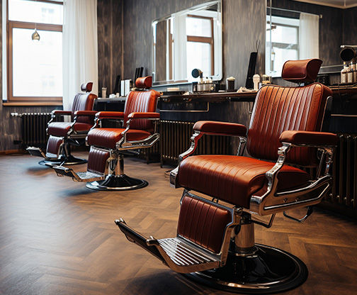 Muotoilupeili ja kaappi